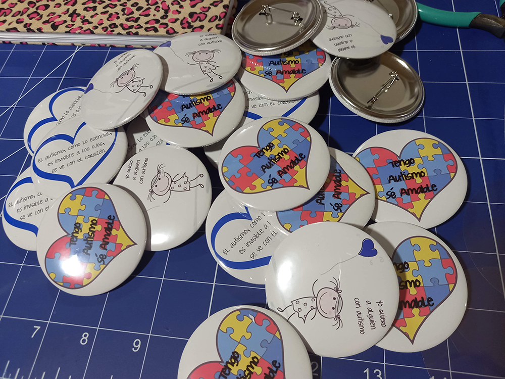 Chapitas alfiler de 56mm.<br/> 