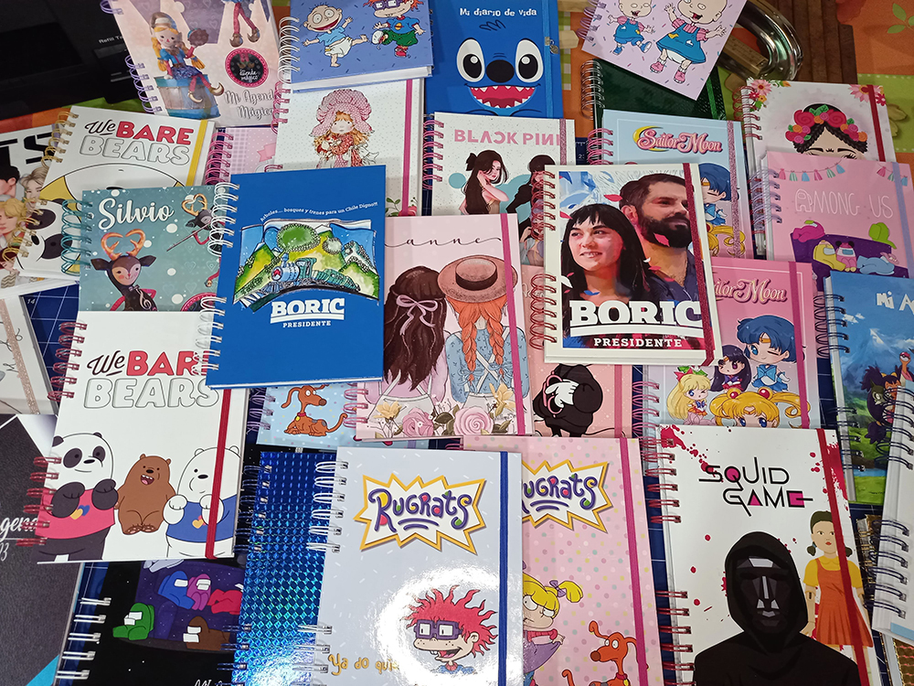Variedad de Agendas y Cuadernos para el aÃ±o 2021 y 2022, tamaÃ±o A5, papel bond de 90 y 106 de gr.