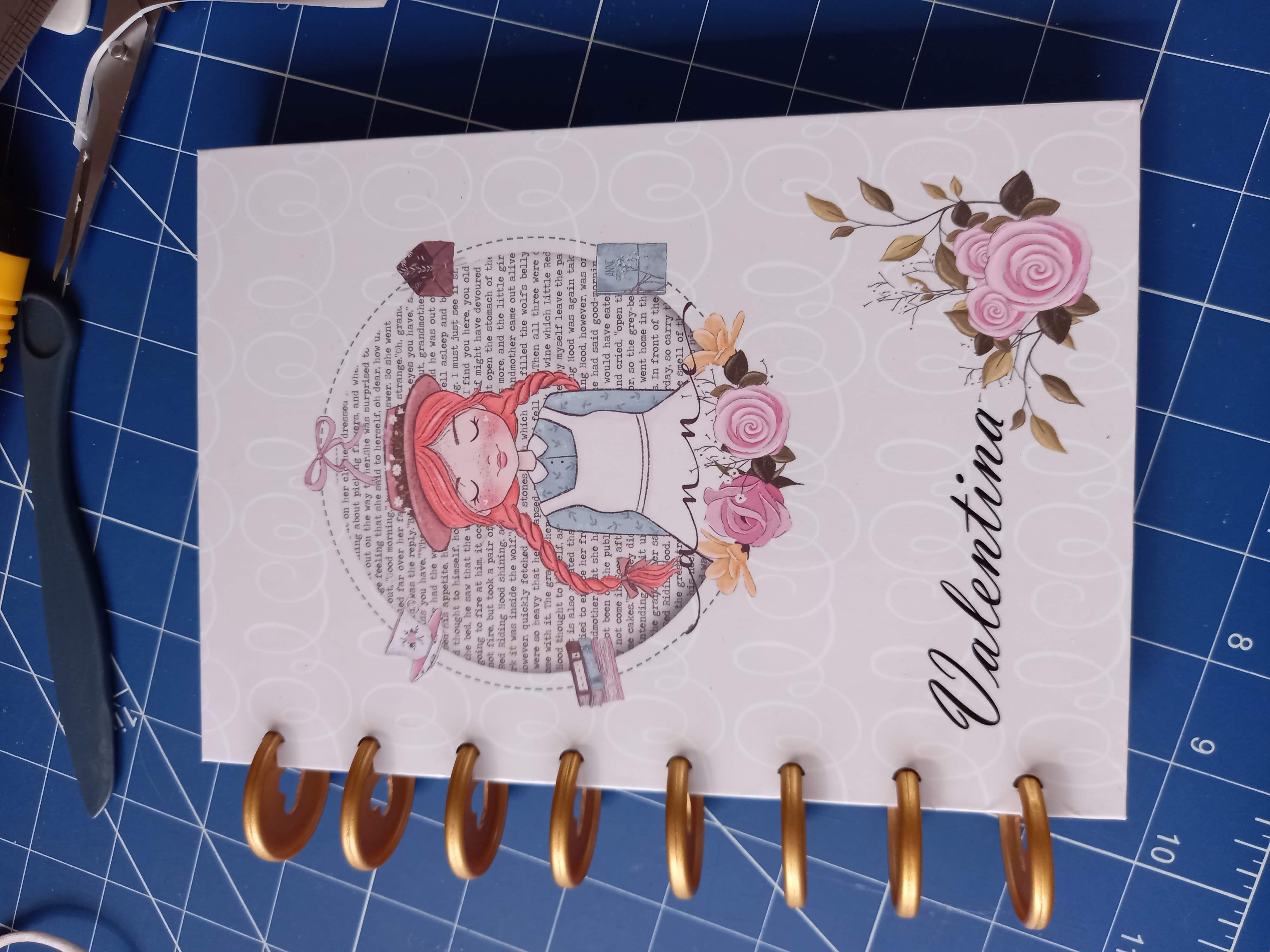 Planner con disco de encuadernación , tamaño A5, hojas papel bond de 106 grs.