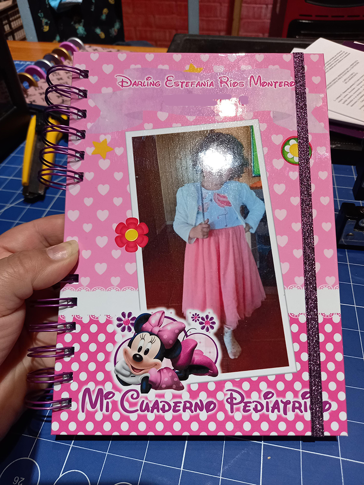 Cuaderno Pediátrico para niña, tamaño A5, hojas papel bond 90 grs.